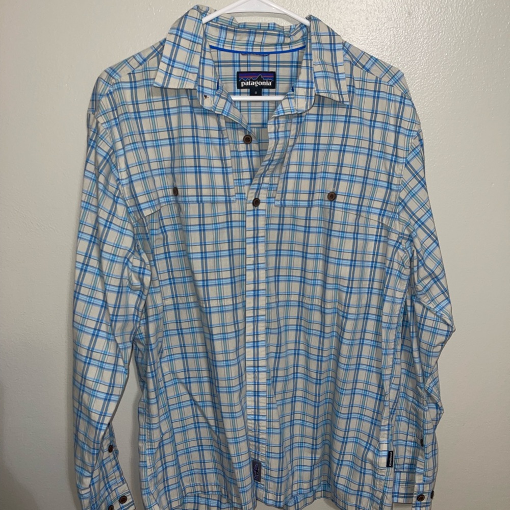 Patagonia men’s button down size M